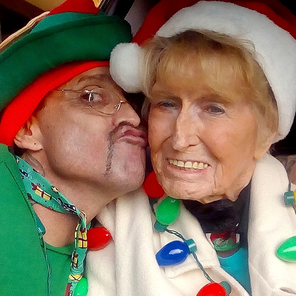 Meet your Posher, Mario - Picture 1 of 2